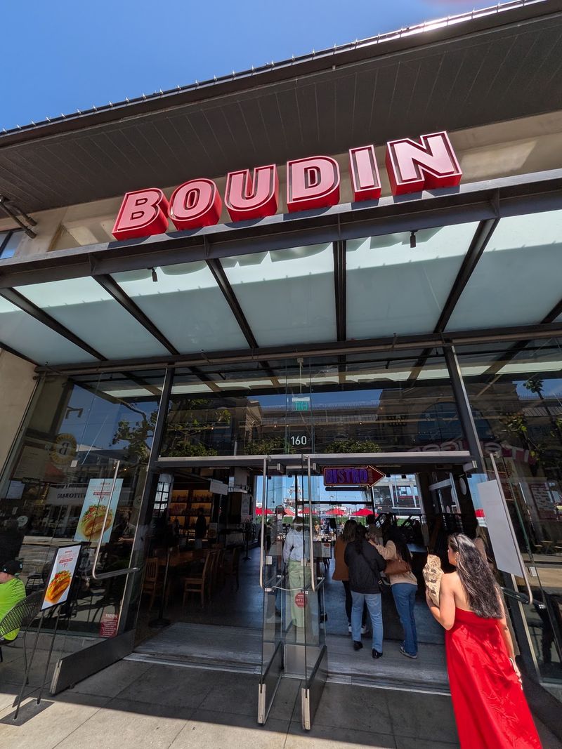 A Bread Landmark on Jefferson Street