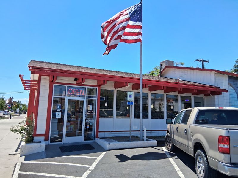 A Breakfast Address on North Carson Street