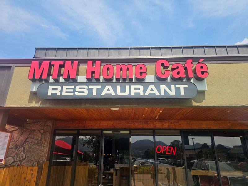 A Breakfast Stop on Wonderview Avenue
