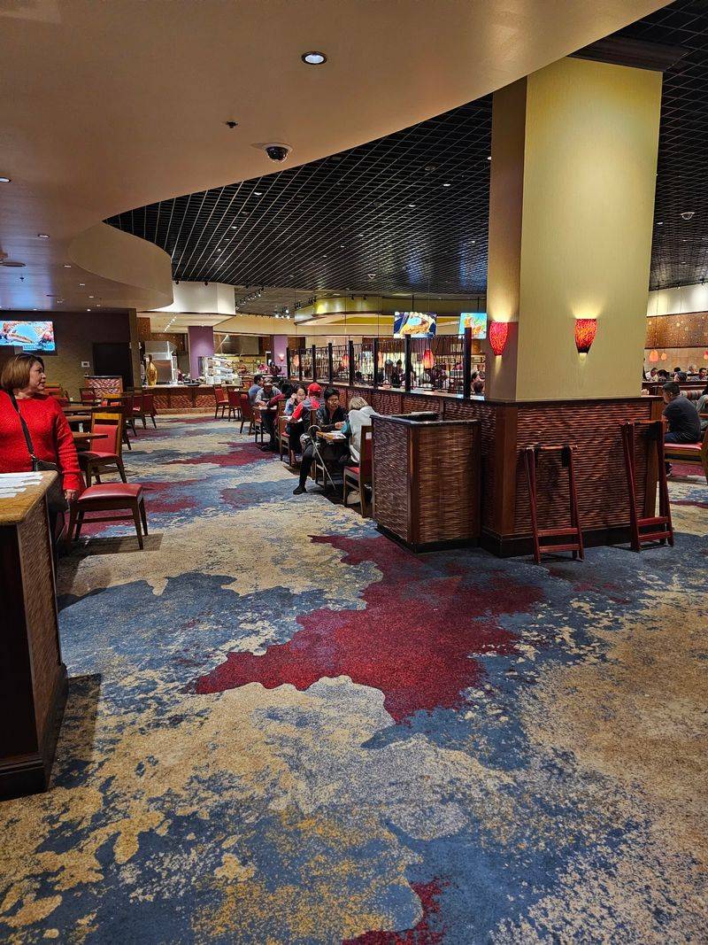 A Buffet Where Servers Do the Walking A Buffet Where Servers Do the Walking