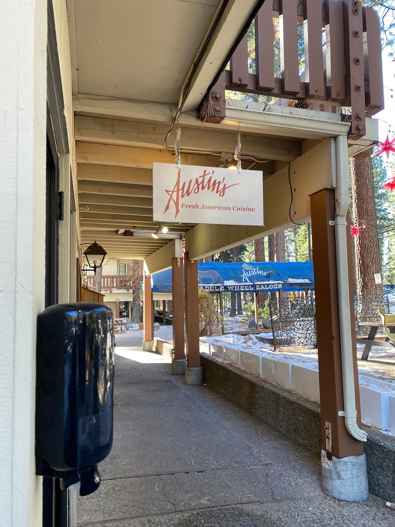 A Cabin-Style Stop on Country Club Drive