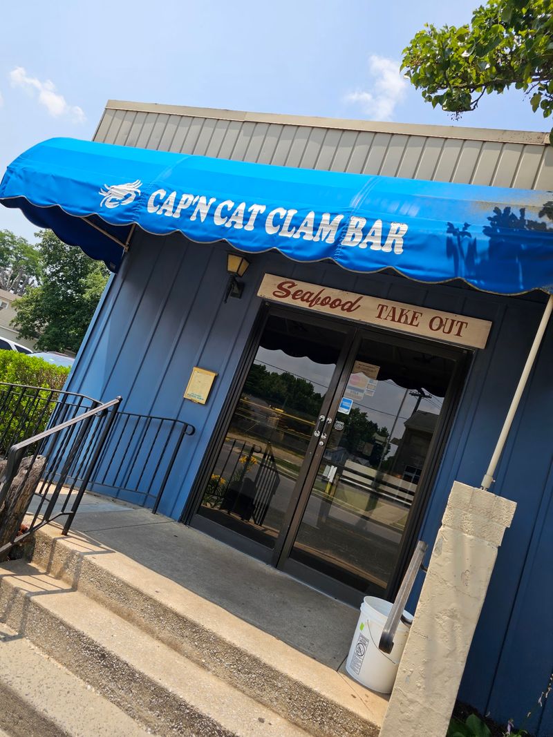 A Clam Bar Hiding on Crown Point Road