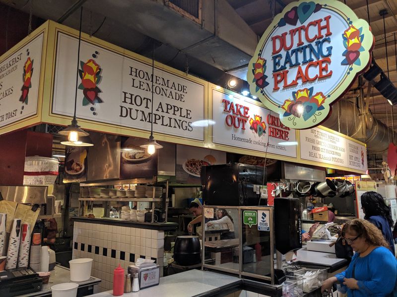 A Counter Tucked Inside a Philadelphia Landmark A Counter Tucked Inside a Philadelphia Landmark
