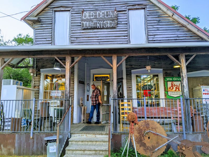 A Country Store at the End of John Barnes Road