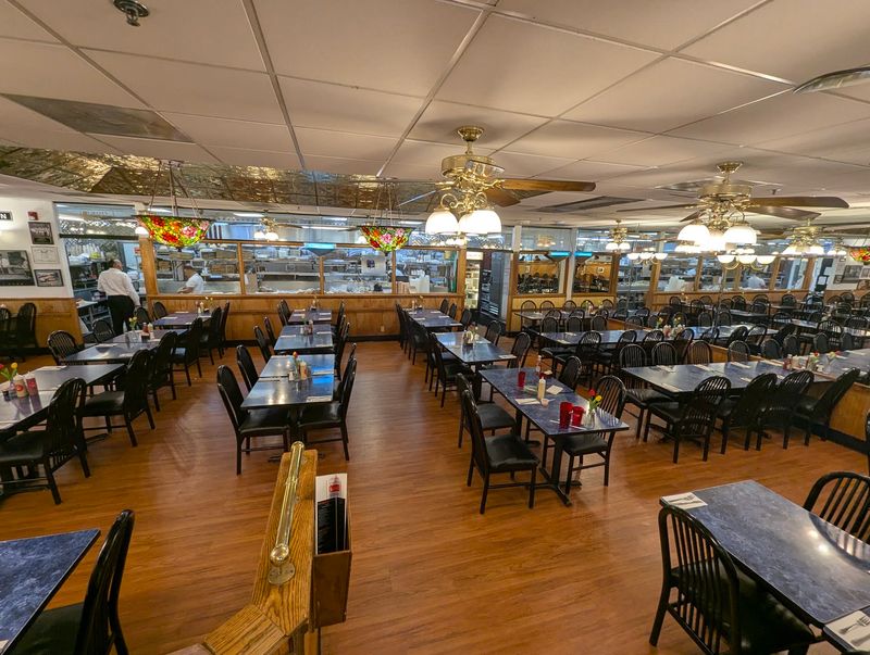 A Deli Tucked Off King Georges Post Road