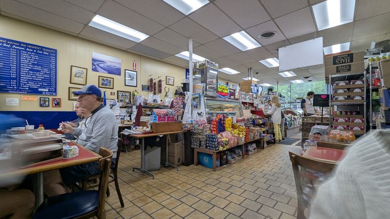 A Deli on the Post Road
