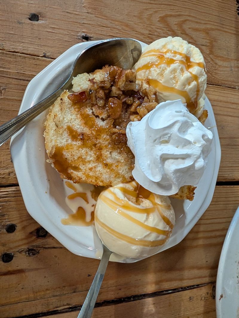 A Dessert Lineup Built for Sharing A Dessert Lineup Built for Sharing