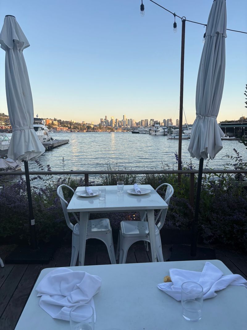 A Dockside Address on the North Shore