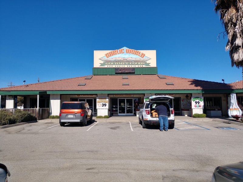 A Garlic Landmark on Monterey Highway