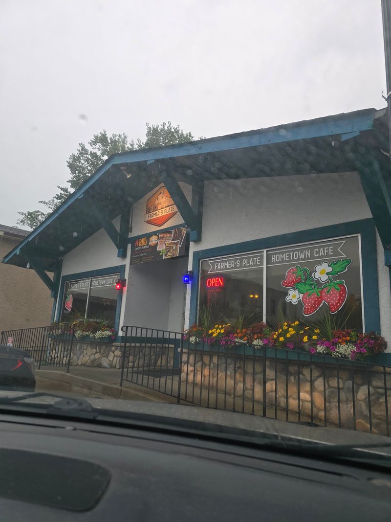 A Hometown Cafe on Lewis Avenue