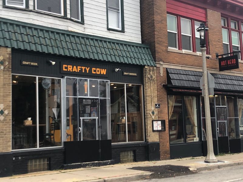 A Hot Chicken Address on Kinnickinnic Avenue A Hot Chicken Address on Kinnickinnic Avenue