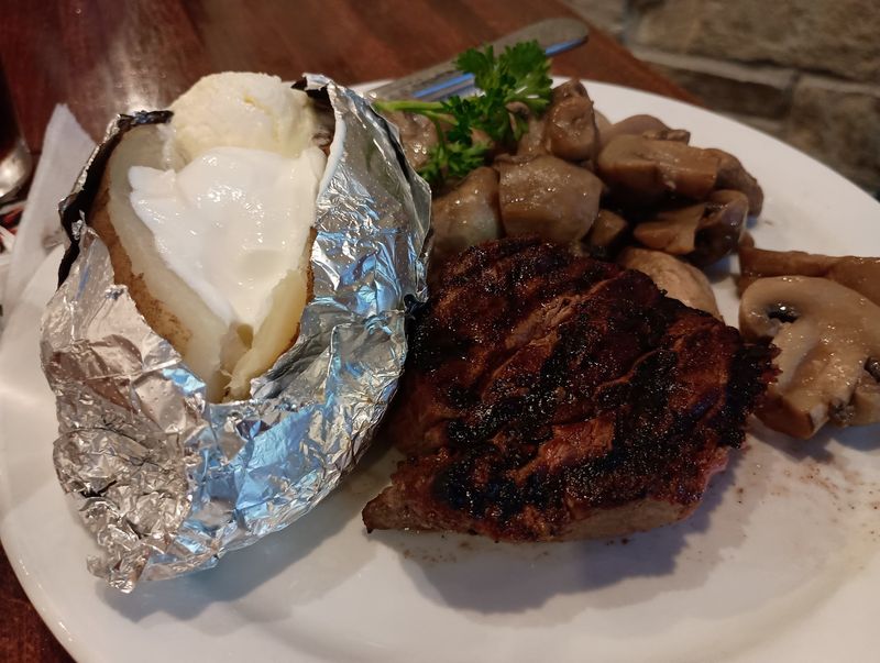 A Landmark Built on Homestyle Steakhouse Cooking A Landmark Built on Homestyle Steakhouse Cooking