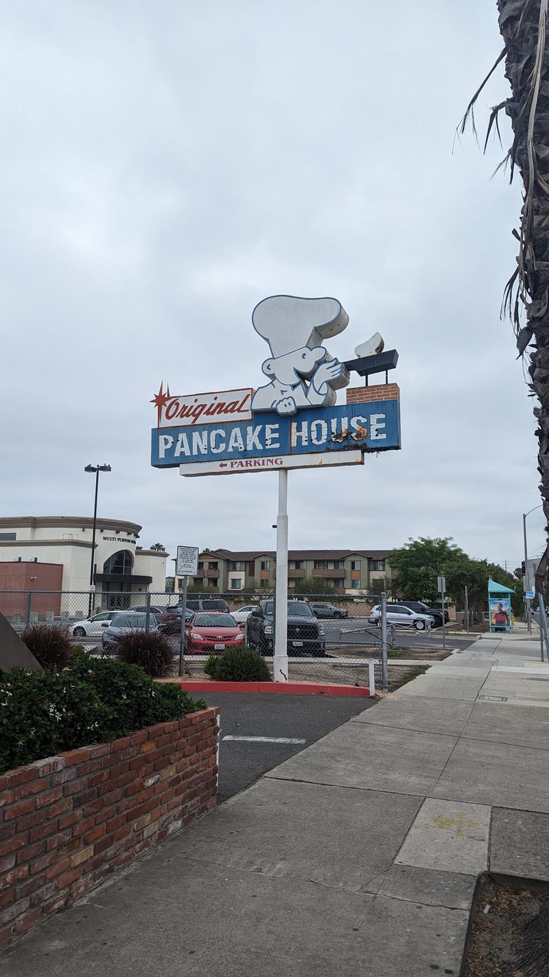 A Lincoln Avenue Breakfast Landmark
