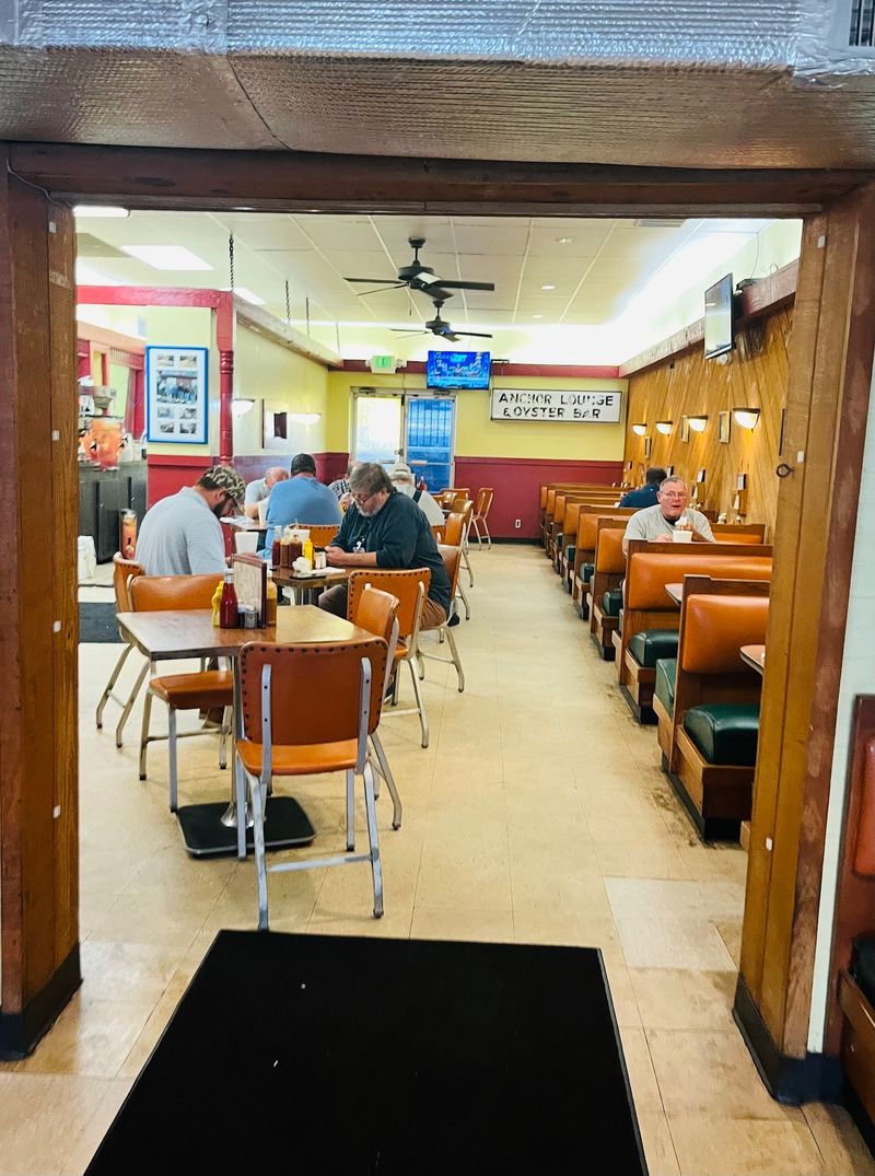 A Lunch Counter Classic on 6th Avenue South