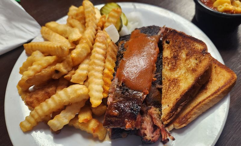 A Lunch-Only Barbecue Stop on US-80