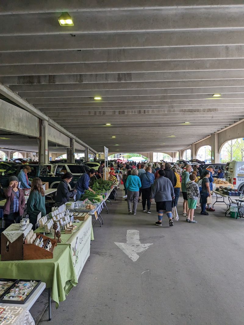 A Market Tucked Into a Parking Ramp