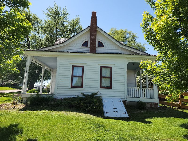 A Modest Home With a Famous Address