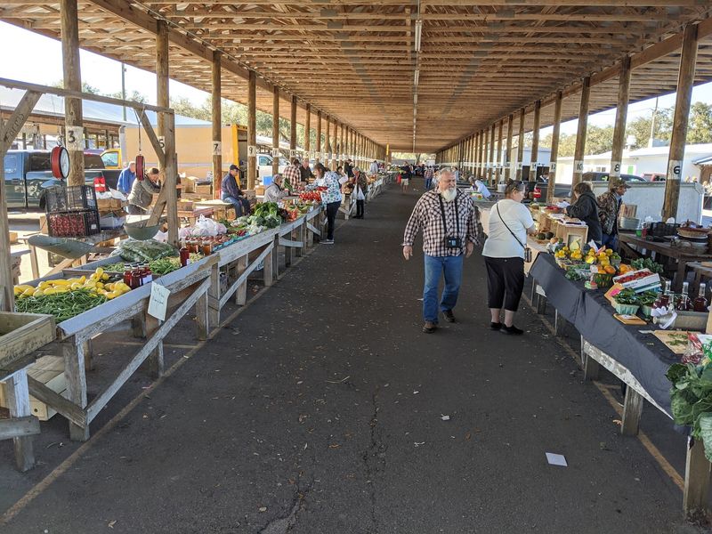 A Monday Tradition on Market Boulevard A Monday Tradition on Market Boulevard