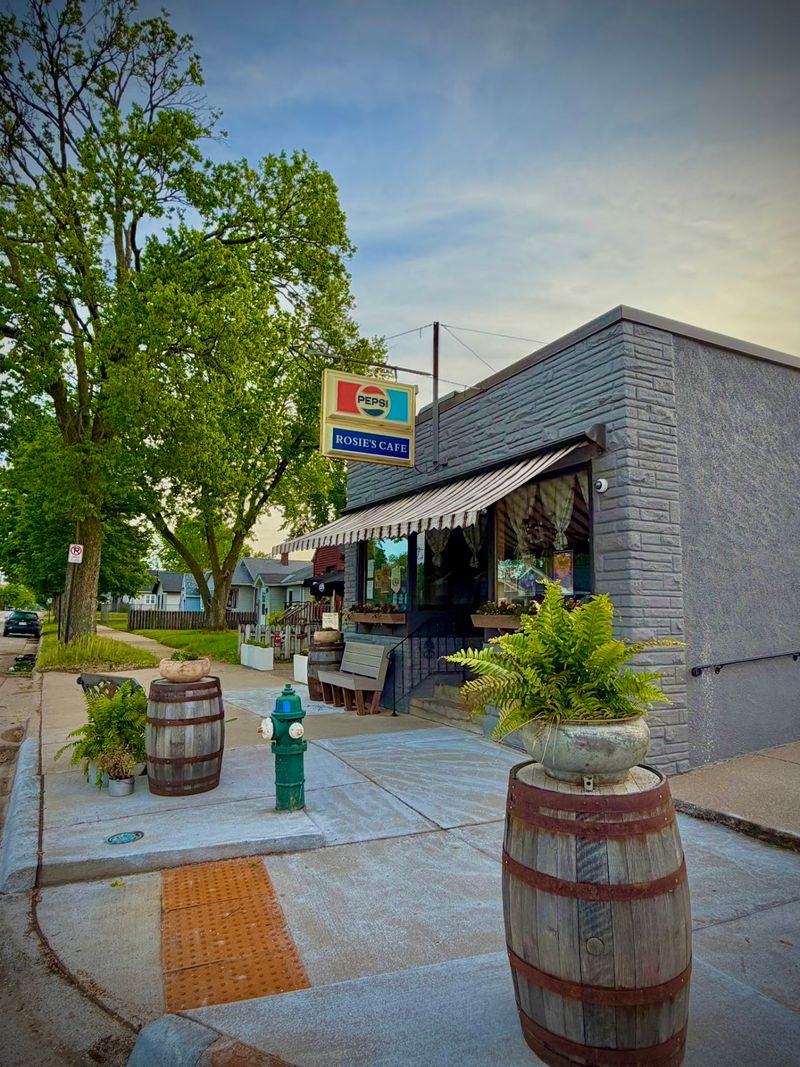 A Neighborhood Diner on 16th Street