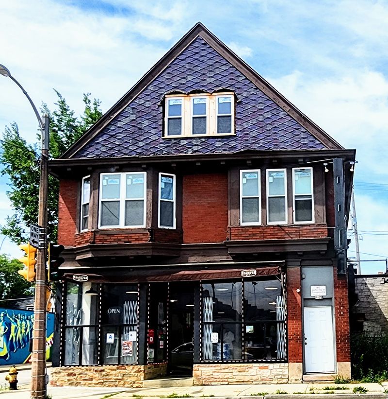 A North Avenue Address With Decades Behind It
