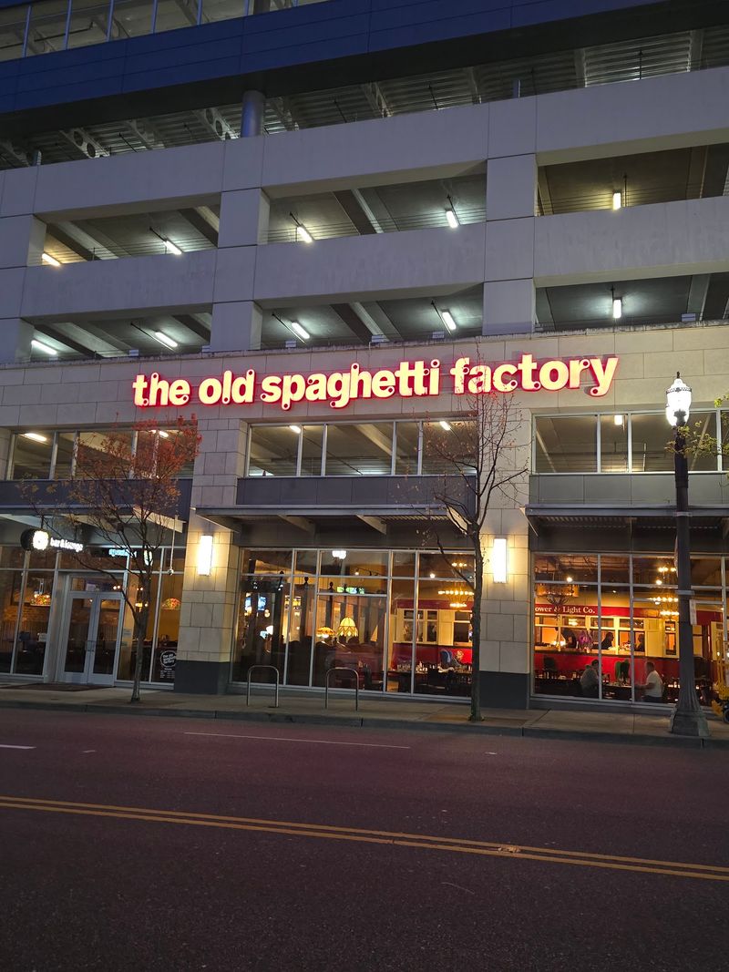 A Pasta Landmark on Pacific Avenue A Pasta Landmark on Pacific Avenue