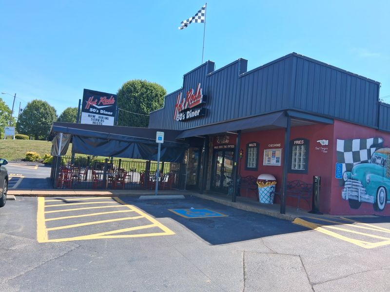 A Retro Hideout on Hannum Street