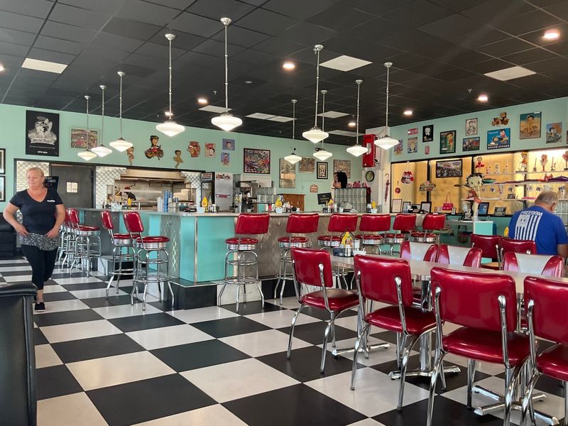 A Retro Hideout on South Atlantic Avenue
