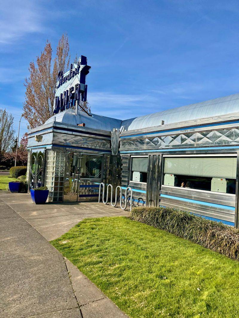 A Retro Stop Off 164th Avenue A Retro Stop Off 164th Avenue