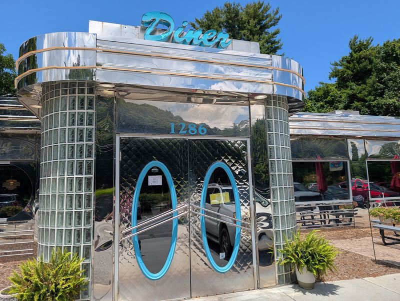 A Retro Stop on Highway 105 A Retro Stop on Highway 105
