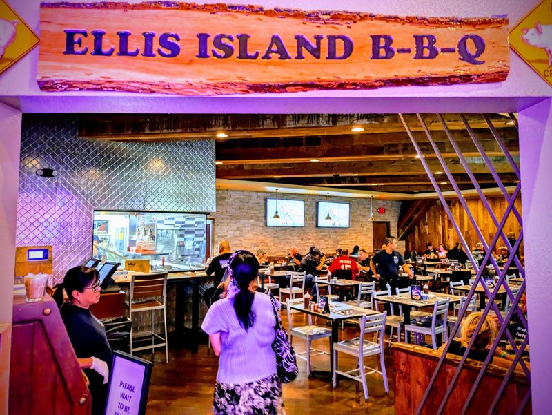 A Rib Joint Hiding Behind the Slot Machines