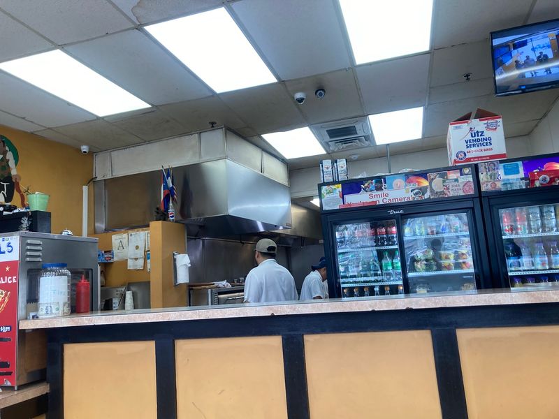 A Roxbury Counter With Decades of Loyalty