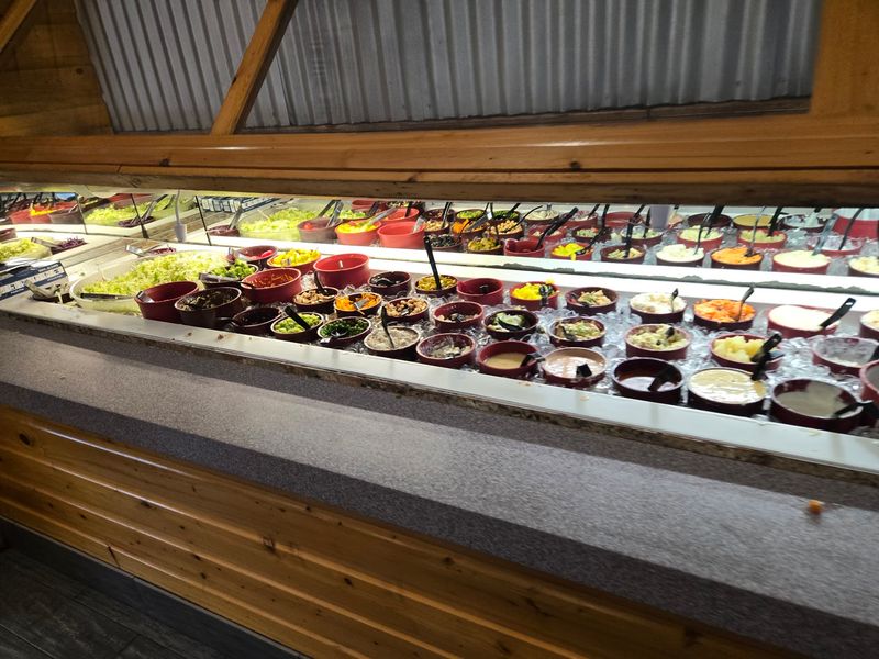 A Salad Bar With a Fan Club A Salad Bar With a Fan Club
