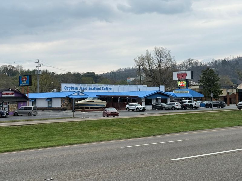 A Seafood Stop on the Parkway