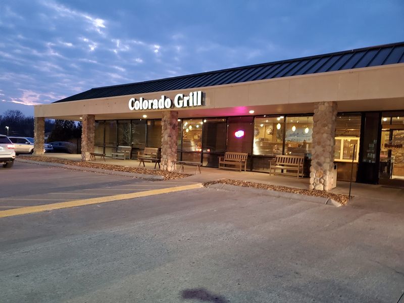 A Steakhouse Tucked Into a White House Plaza