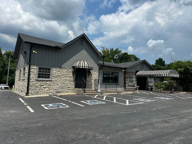 A Steakhouse on Lebanon Pike A Steakhouse on Lebanon Pike