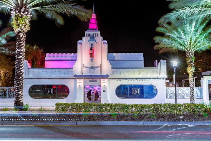 A Supper Club on Granada Boulevard