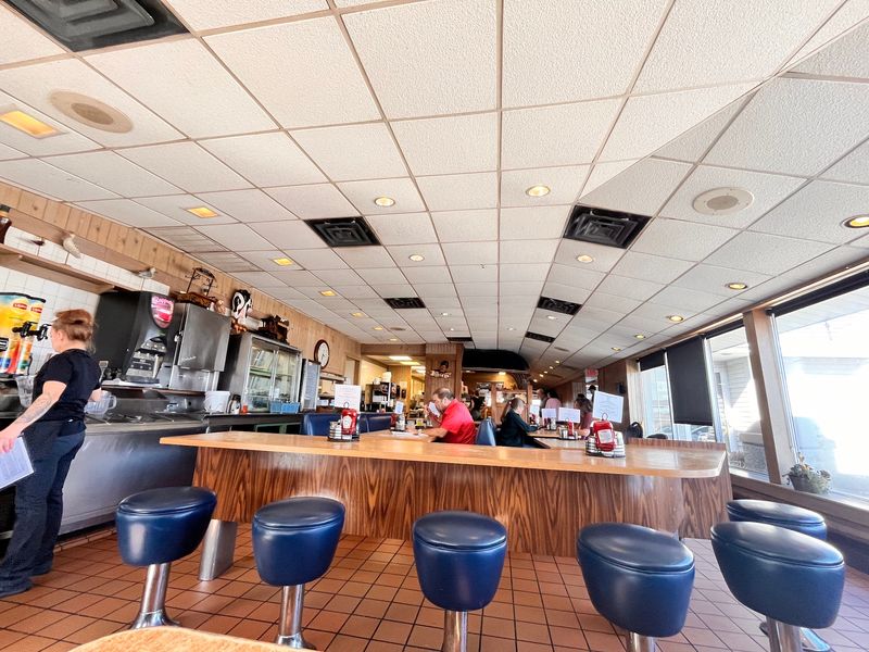 A Truck Stop Kitchen That Never Sleeps