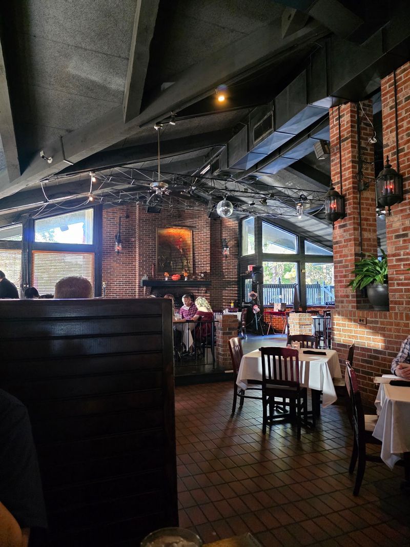 A Turner Road Steakhouse With a Stage A Turner Road Steakhouse With a Stage