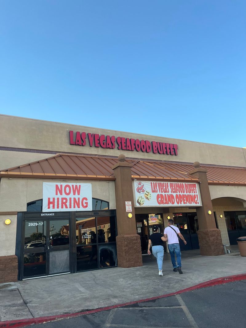 A West Phoenix Plaza With a Seafood Secret