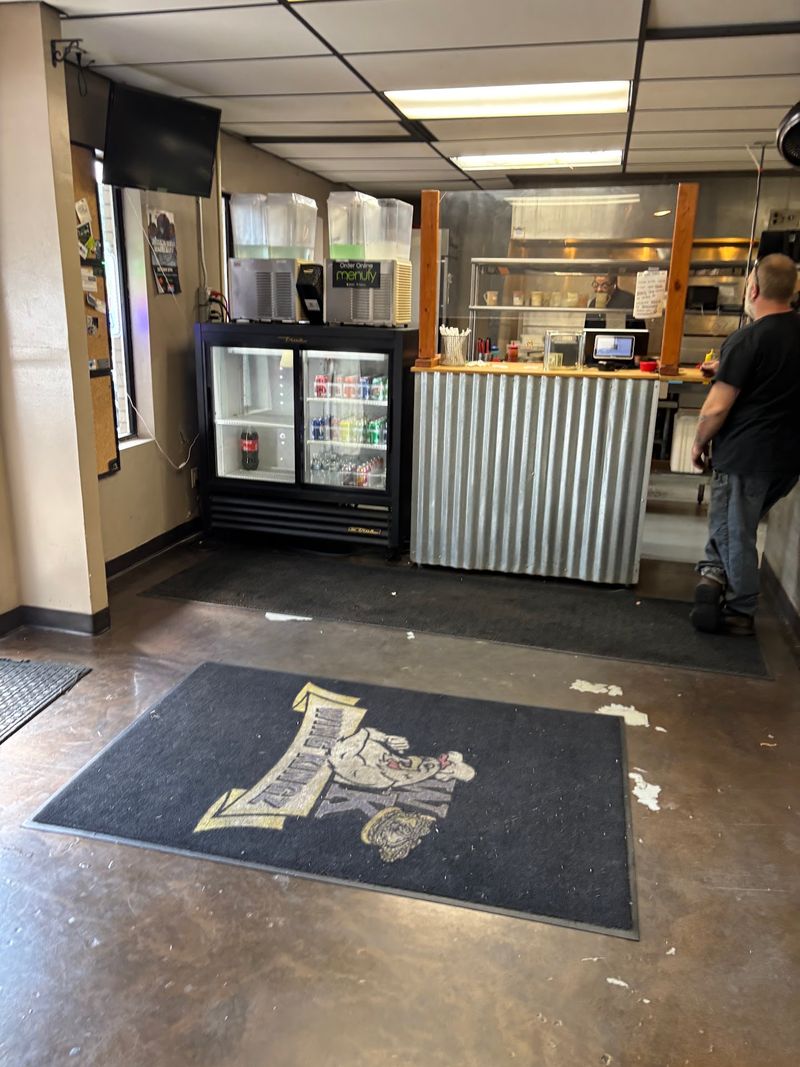 A Wing Counter on Diamond Avenue