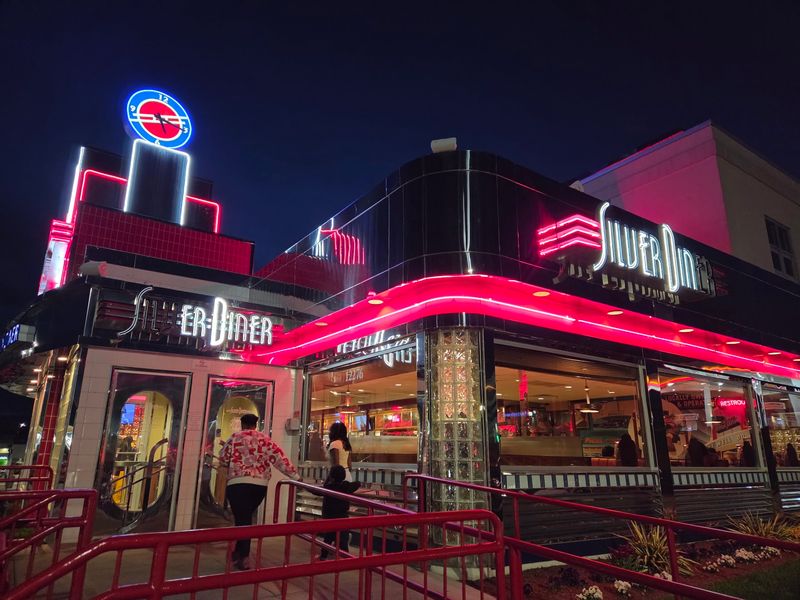 After-Dark Appetites Welcome After-Dark Appetites Welcome