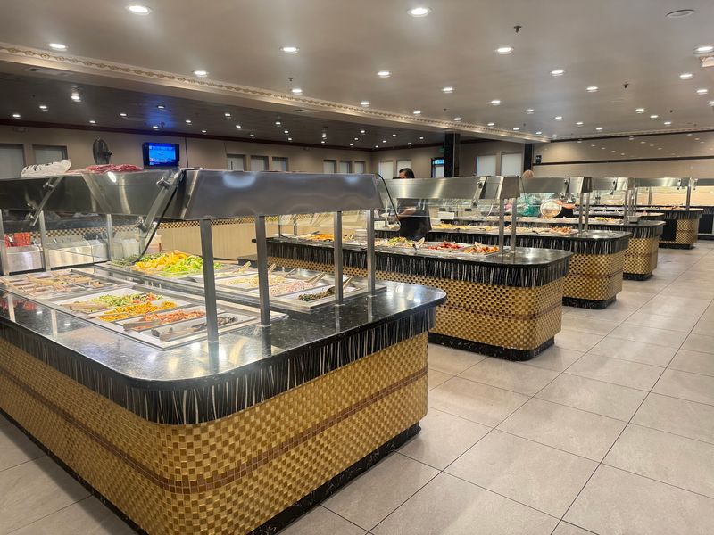 An East Side Buffet With a Big Reputation