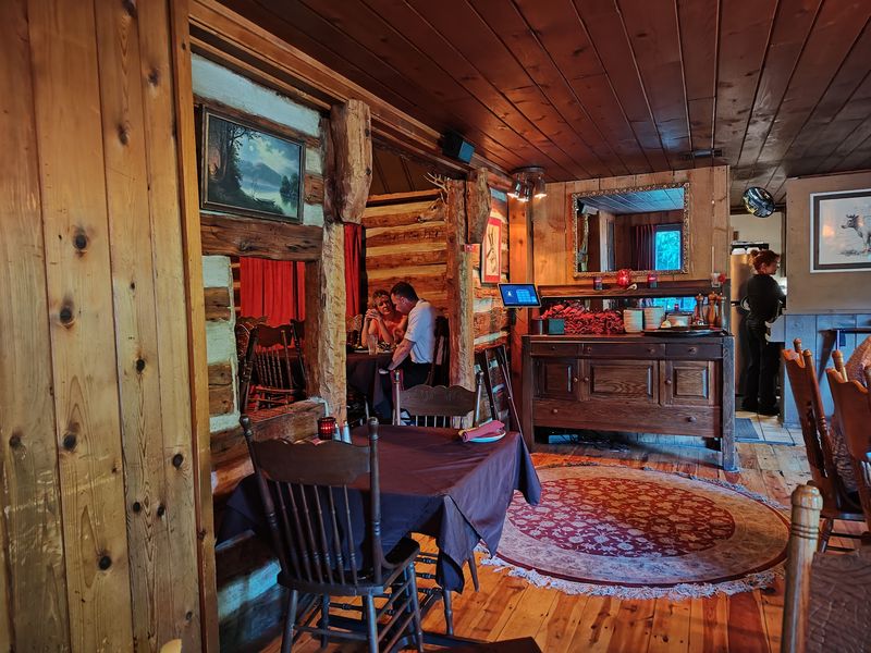 An Intimate, Candle-Lit Setting