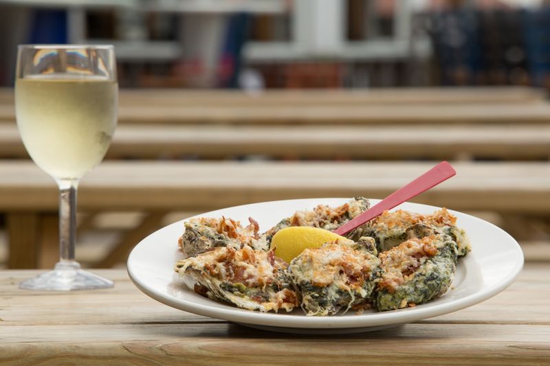 An Oyster Bar That Explains Its Shells An Oyster Bar That Explains Its Shells