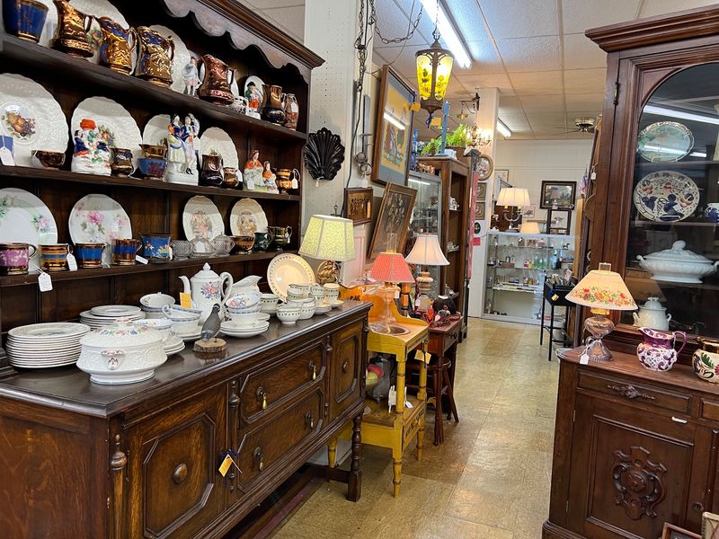 Antiques On Main, Christiansburg, VA Antiques On Main, Christiansburg, VA