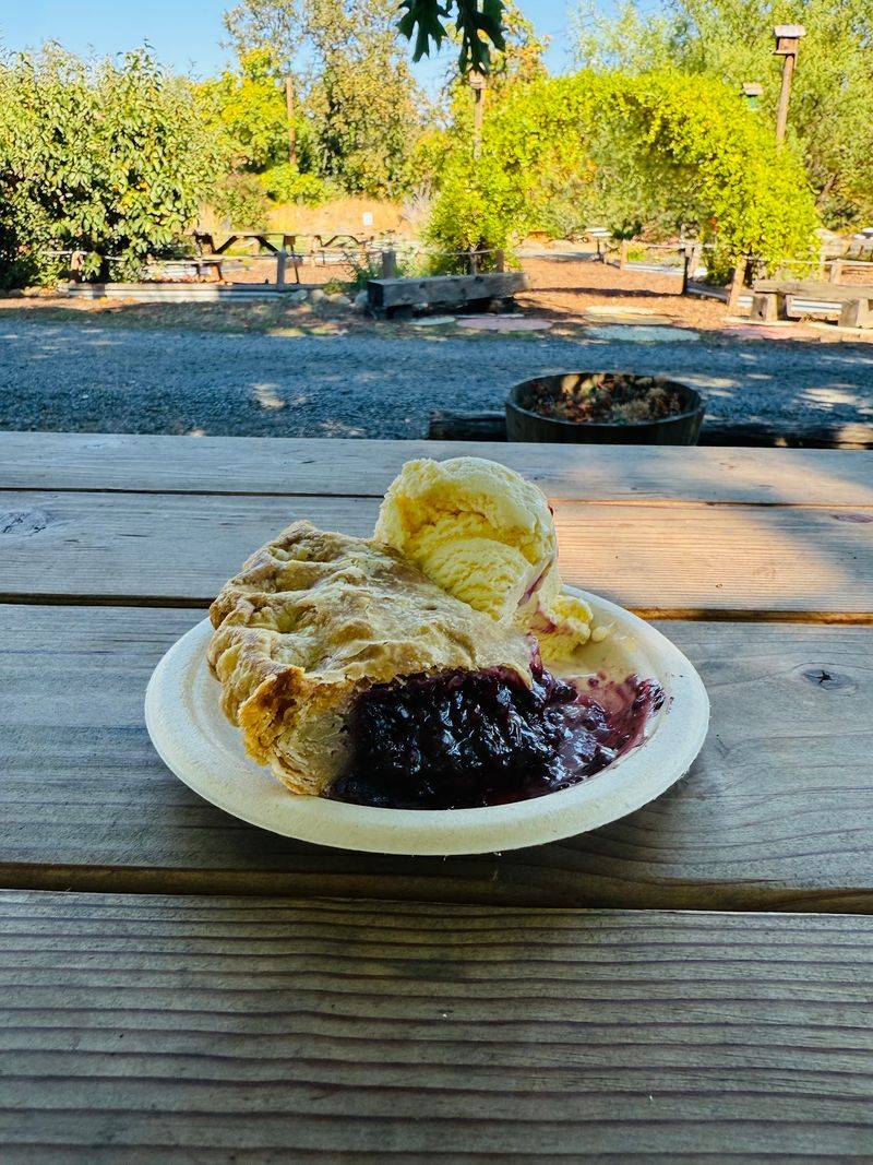 Apple Valley Country Store, Hood River, OR Apple Valley Country Store, Hood River, OR