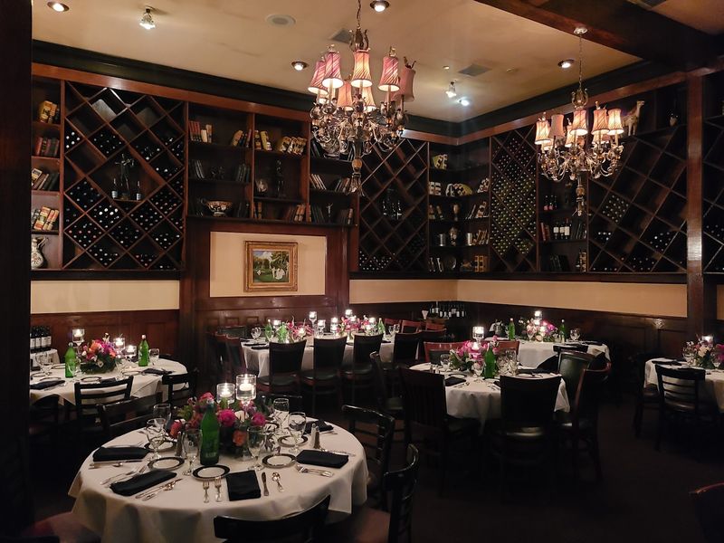 Art Deco Glamour Inside