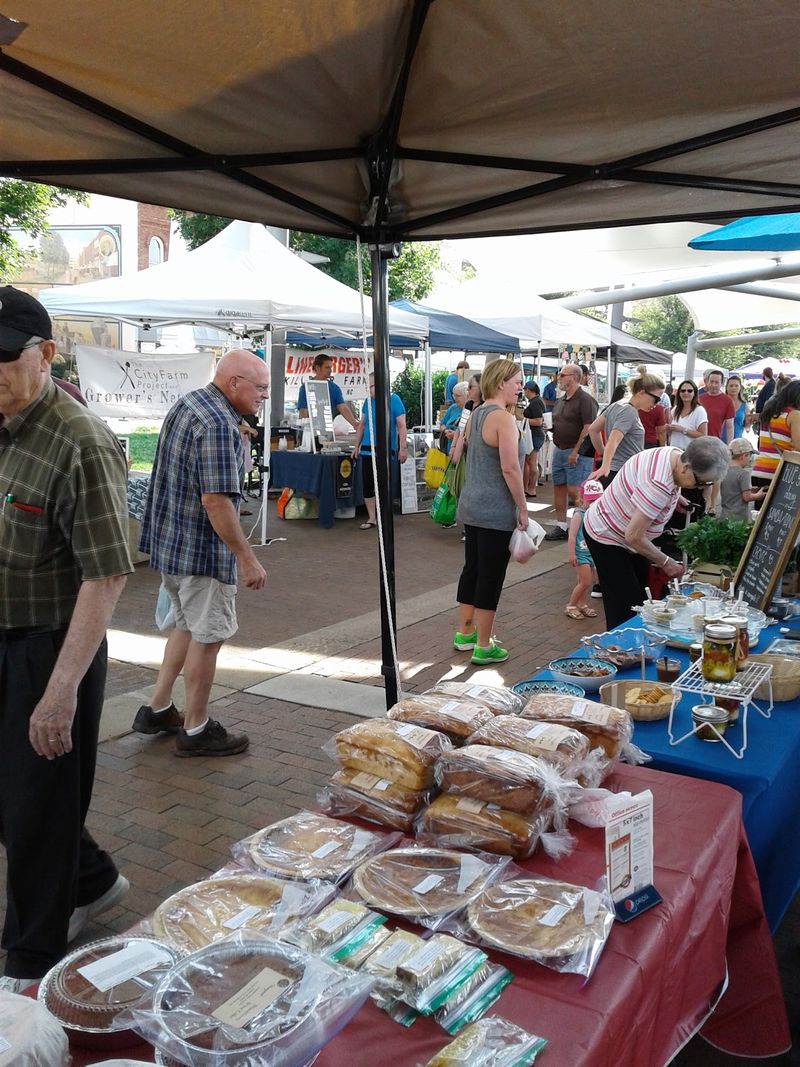 Bakers, Makers, and a Few Long Lines