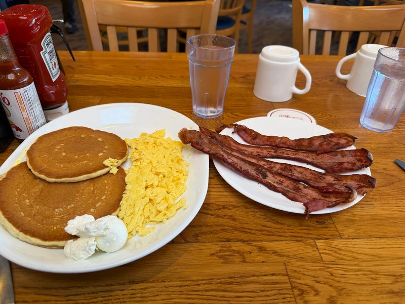 Beating the Breakfast Rush Beating the Breakfast Rush