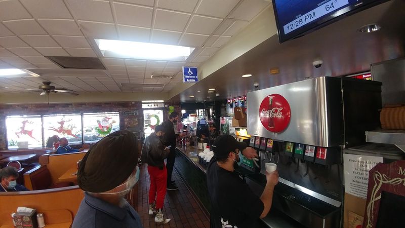 Beating the Lunch and Dinner Rush Beating the Lunch and Dinner Rush